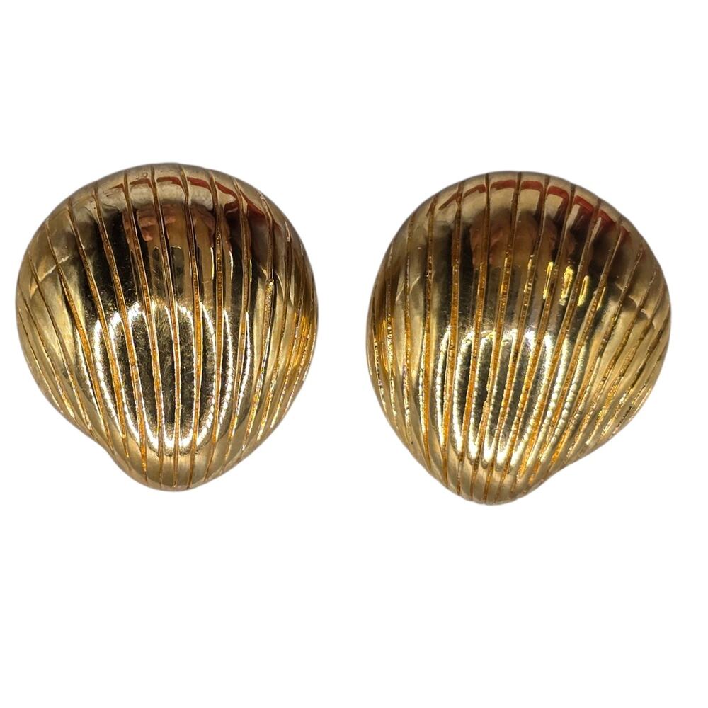 Earrings Vintage Monet Shell Shape Scalloped Design Gold Tone Clip On SKU 3365